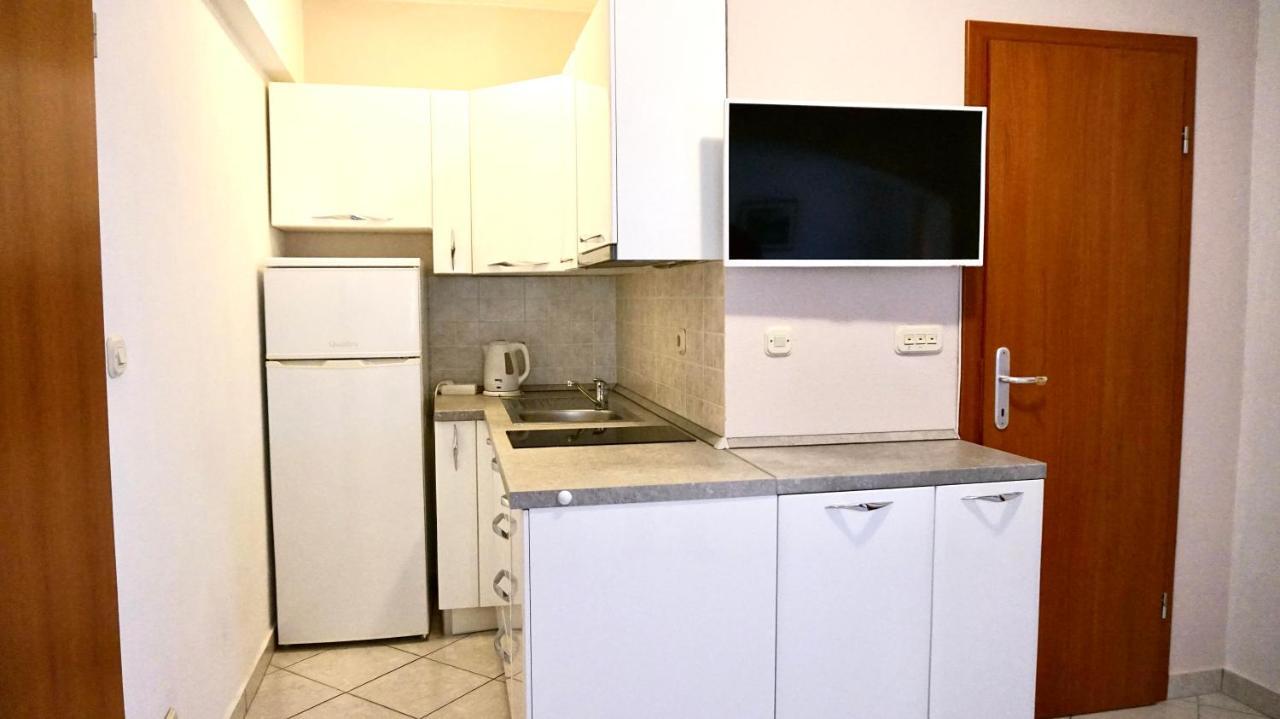 Apartments Maris Starigrad Paklenica Εξωτερικό φωτογραφία