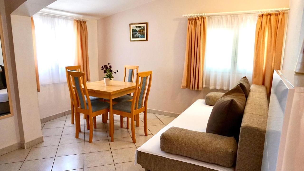 Apartments Maris Starigrad Paklenica Εξωτερικό φωτογραφία