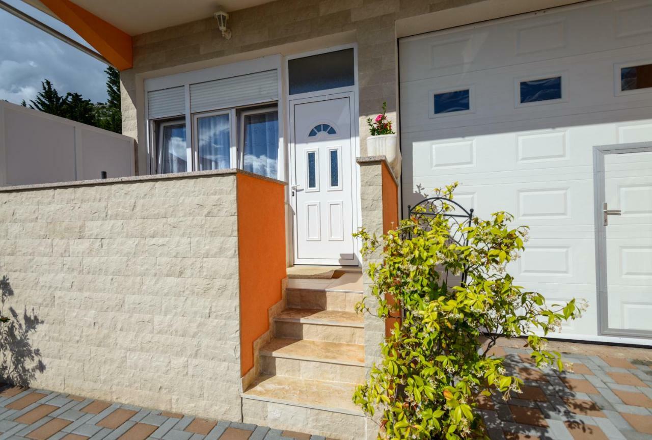 Apartments Maris Starigrad Paklenica Εξωτερικό φωτογραφία