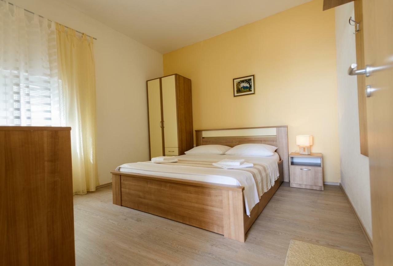 Apartments Maris Starigrad Paklenica Εξωτερικό φωτογραφία
