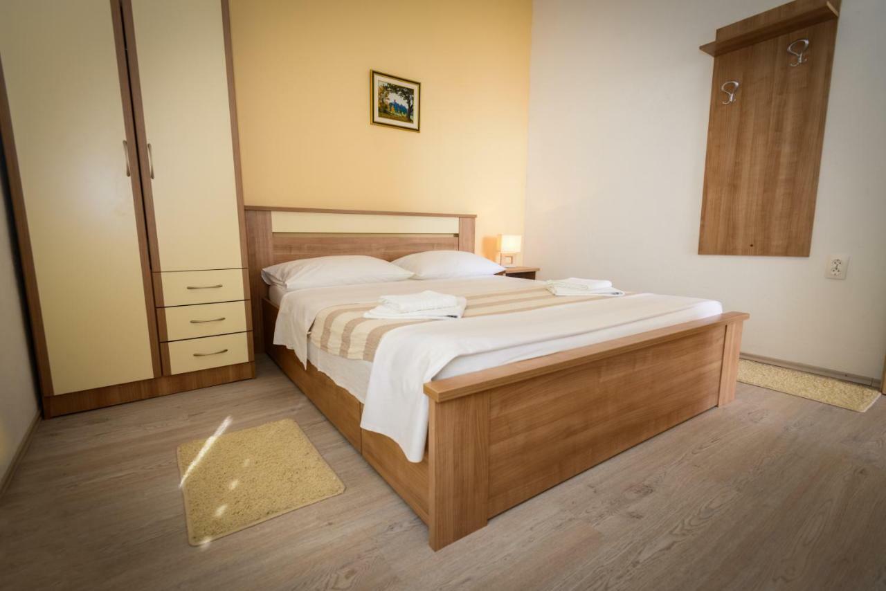 Apartments Maris Starigrad Paklenica Εξωτερικό φωτογραφία