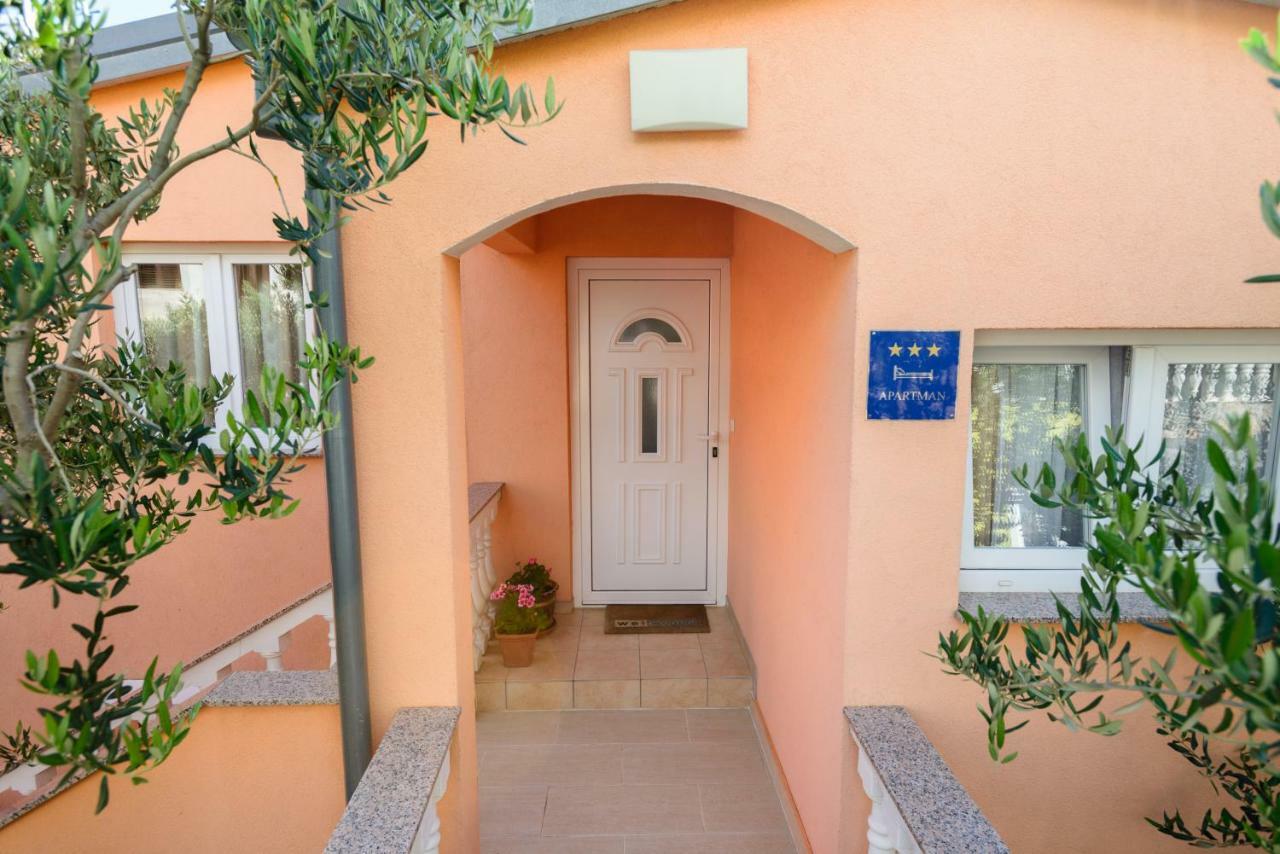 Apartments Maris Starigrad Paklenica Εξωτερικό φωτογραφία