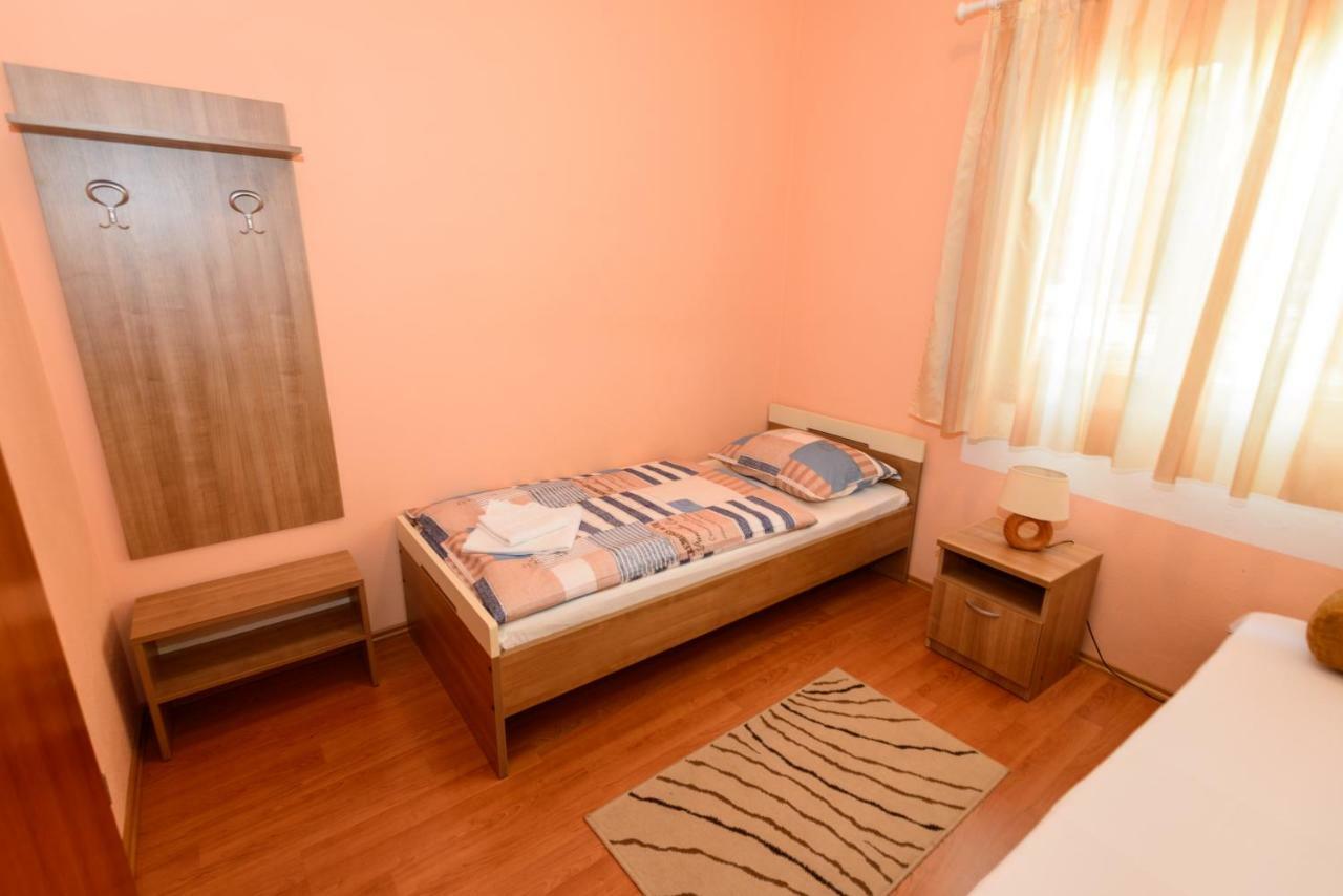 Apartments Maris Starigrad Paklenica Εξωτερικό φωτογραφία